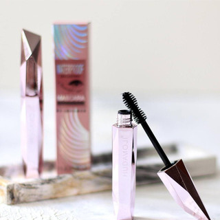 ریمل الماسی ضد اب هدی موجی بلند کننده پرپشت کننده مزه بدون ریزشhudamoji mascara water y